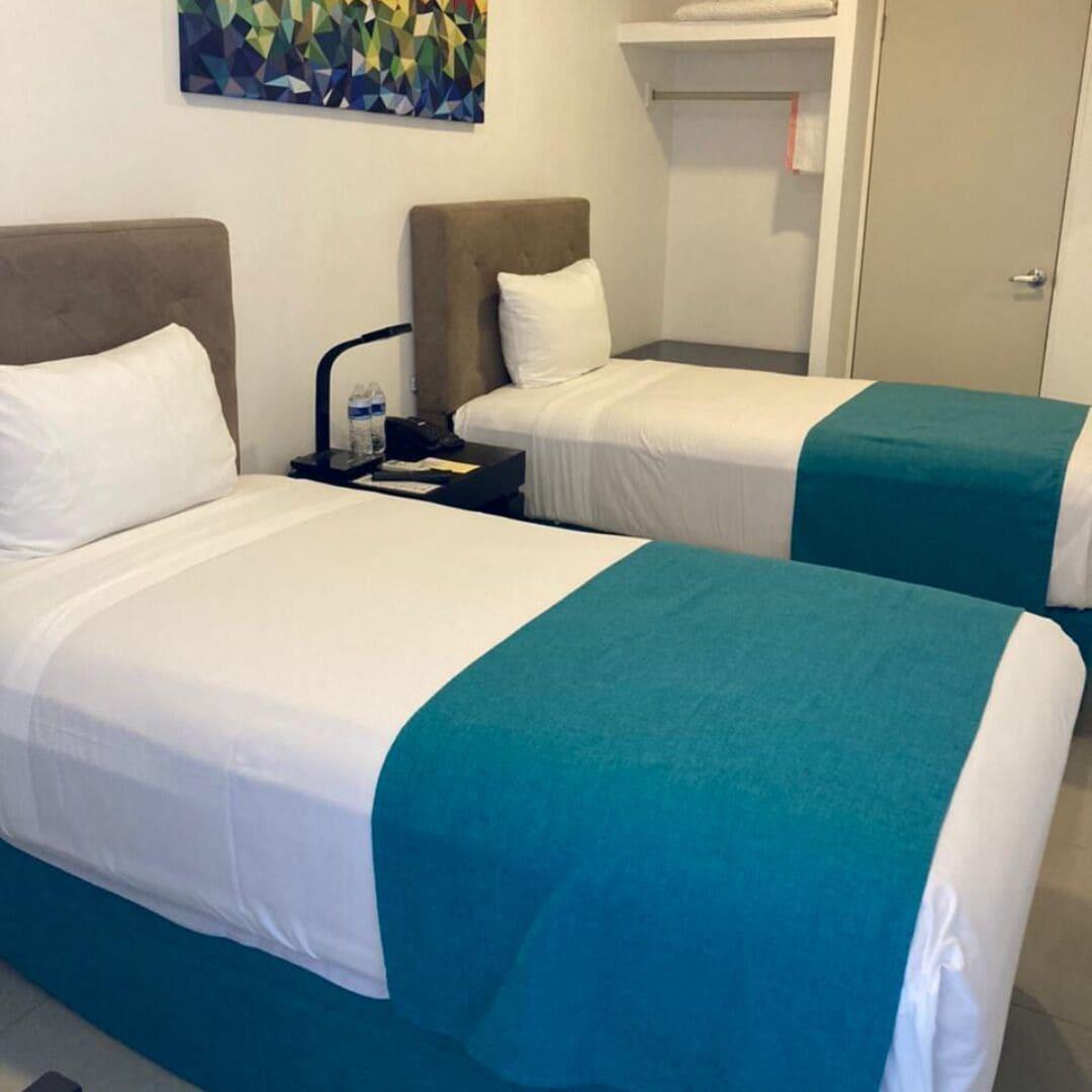 Container Inn Hotel Aeropuerto 巴亞爾塔港 外观 照片