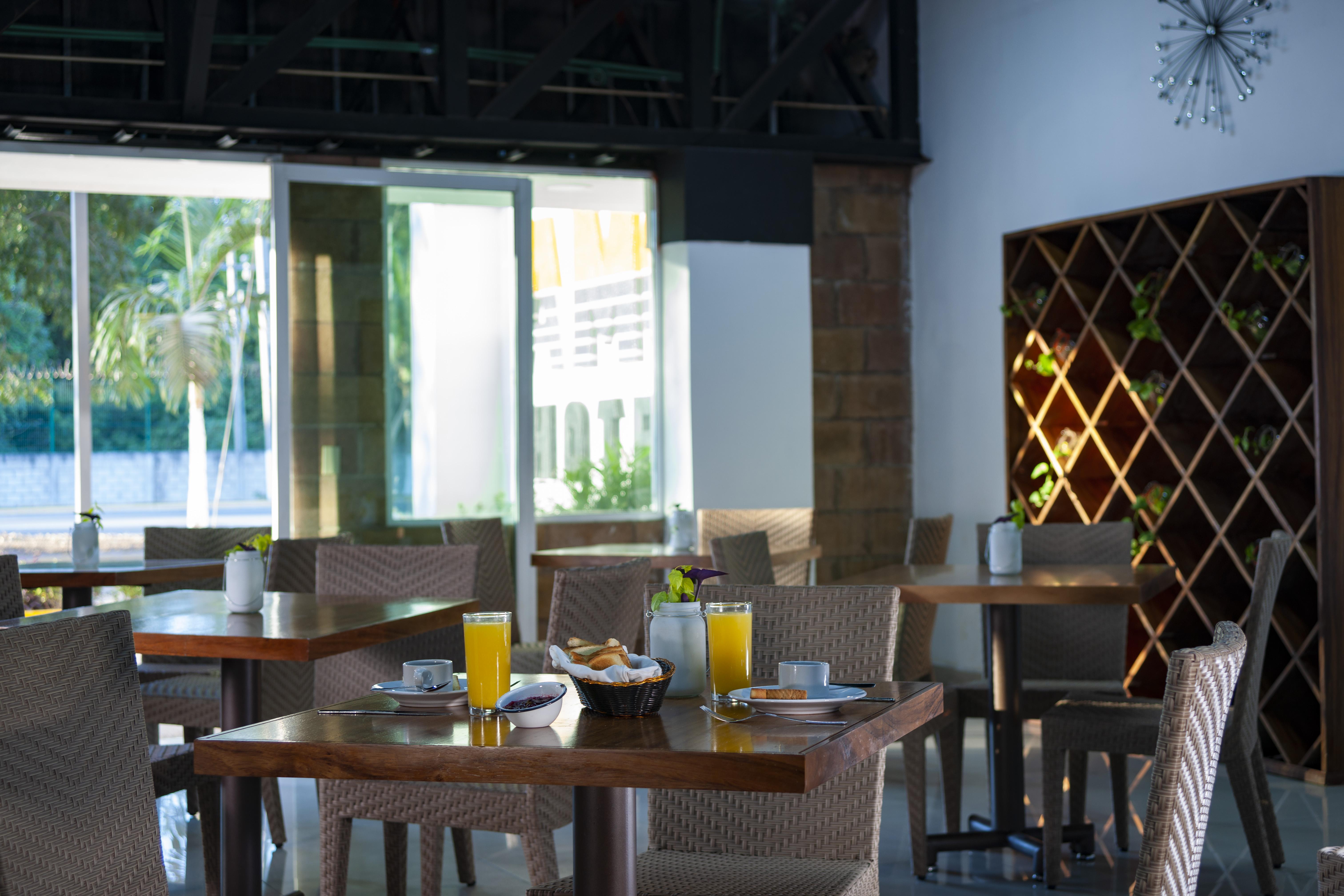 Container Inn Hotel Aeropuerto 巴亞爾塔港 外观 照片