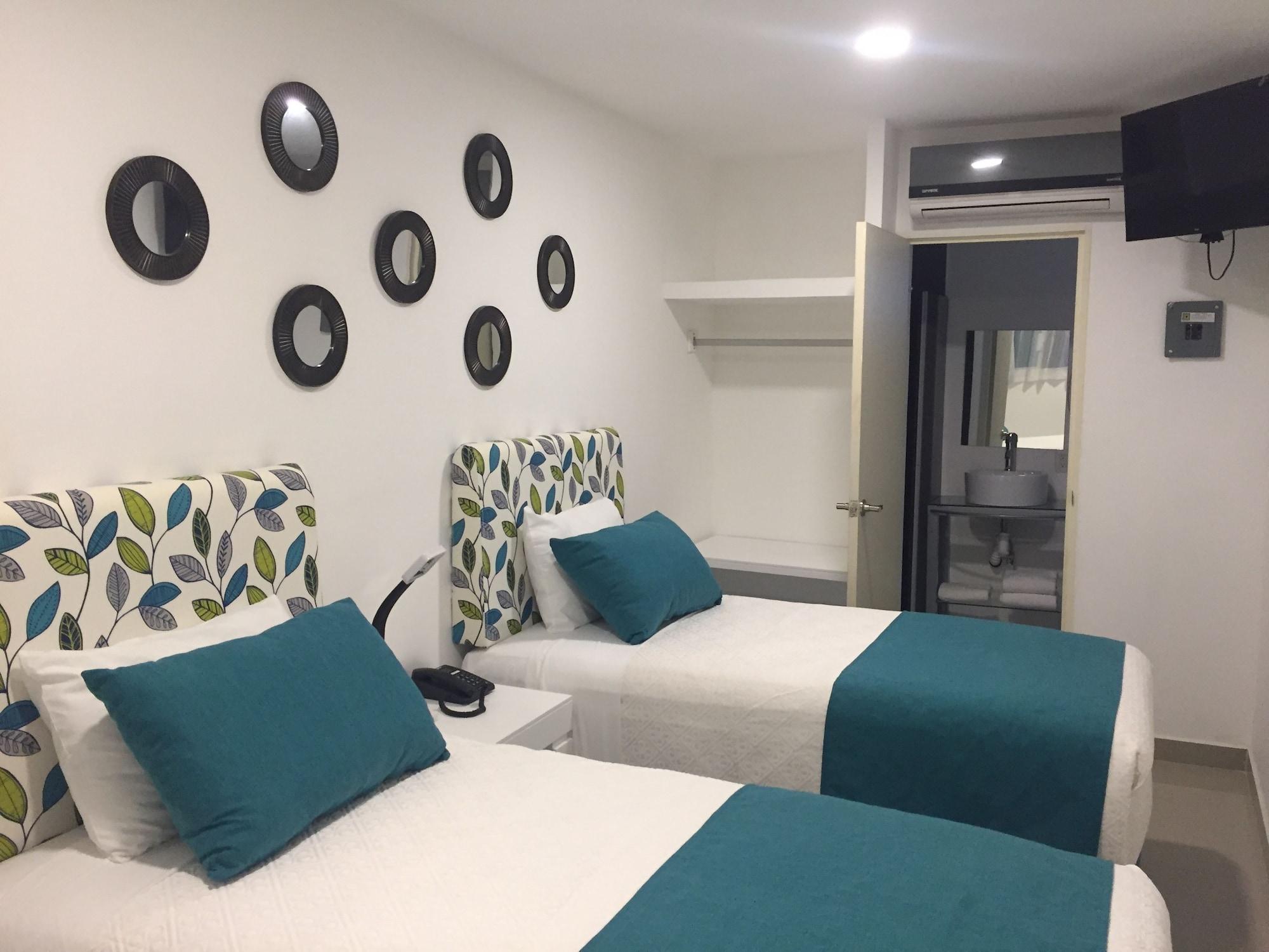 Container Inn Hotel Aeropuerto 巴亞爾塔港 外观 照片